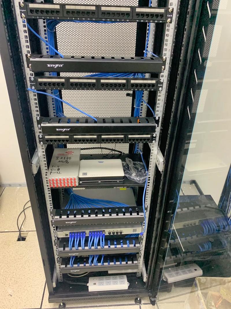 六類跳線施工紀(jì)實(shí) 智能化弱電工程中的細(xì)致與堅(jiān)持